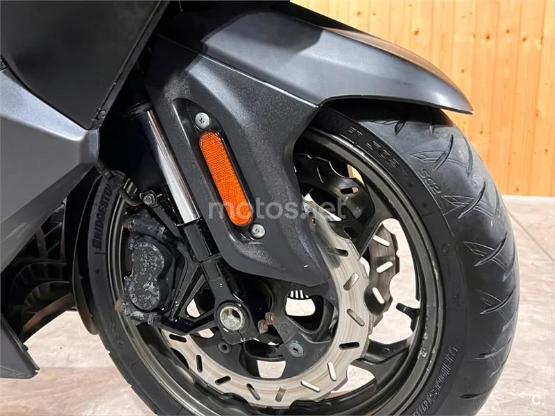 SYM Maxsym TL 500 – Vista 8