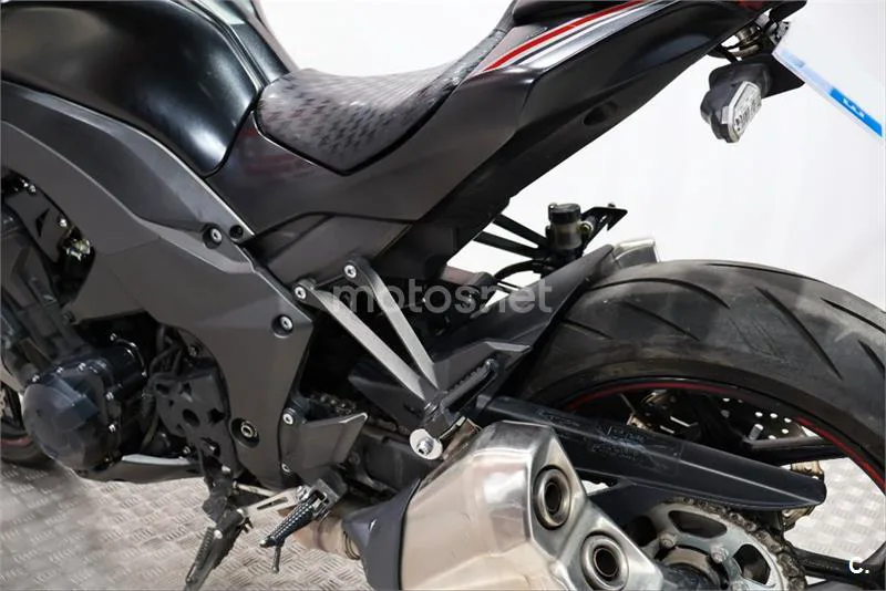 Kawasaki Z1000 – Vista 14