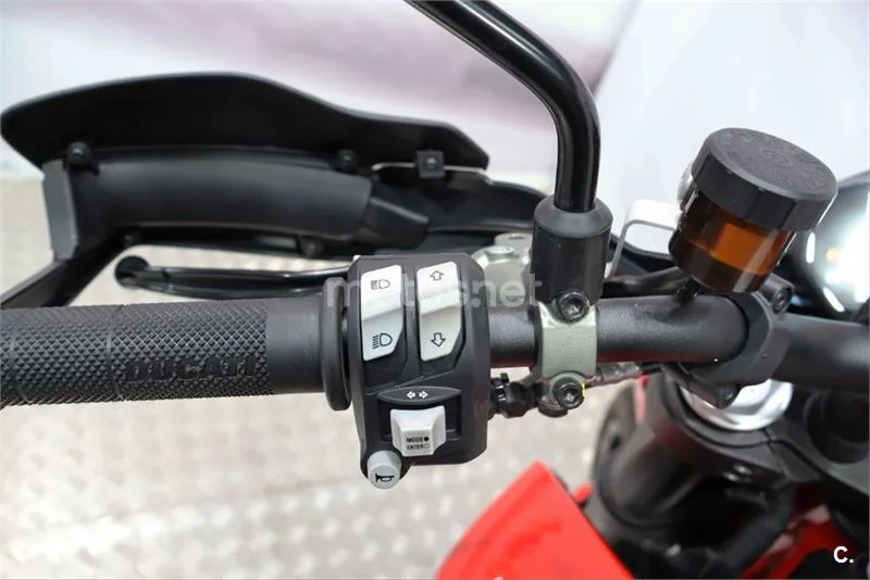 Ducati Hypermotard – Vista 8
