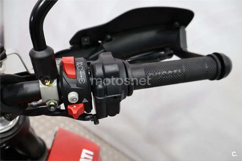 Ducati Hypermotard – Vista 9