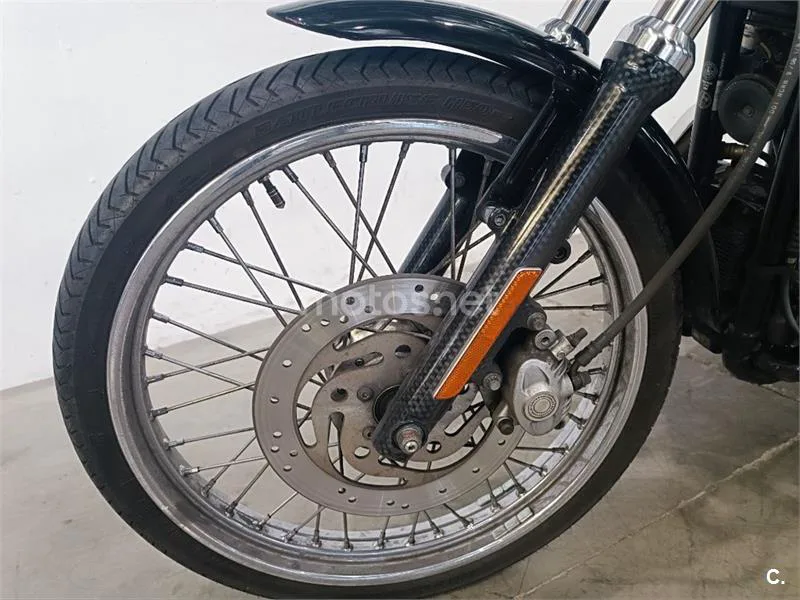 Harley-Davidson Sportster 883 – Vista 23
