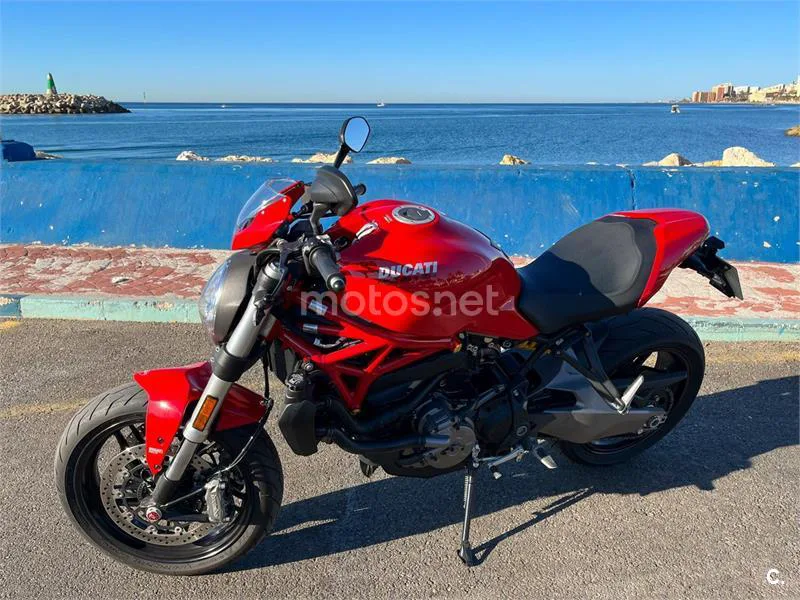 Ducati Monster 821 – Vista 2