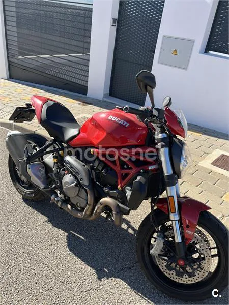 Ducati Monster 821 – Vista 4
