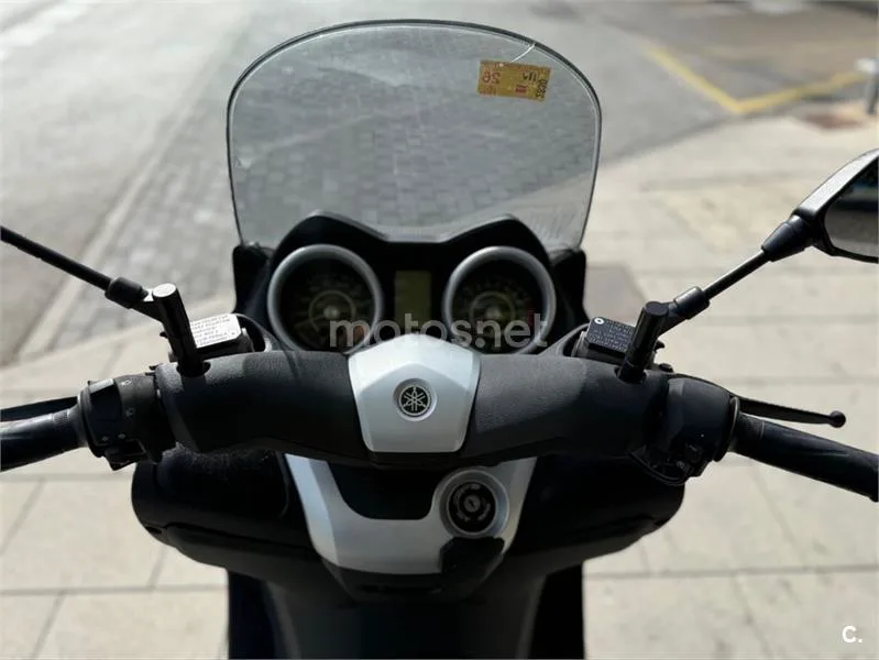 Yamaha XMAX 125 – Vista 15