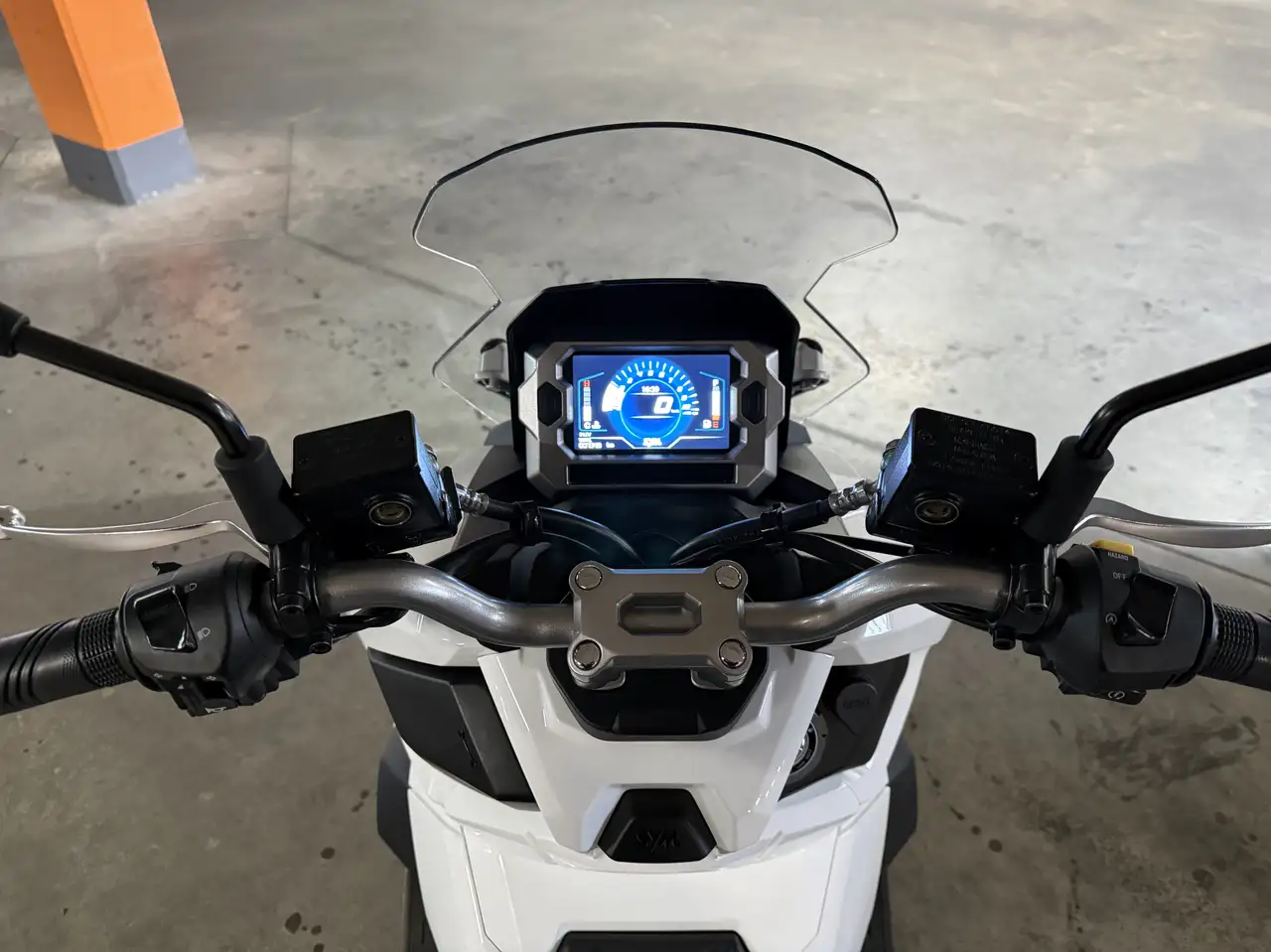 SYM ADX 125 – Vista 8