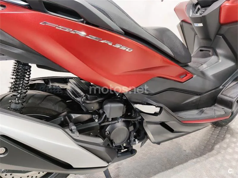 Honda Forza 350 – Vista 15
