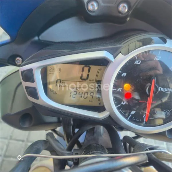 Triumph Street Triple – Vista 6
