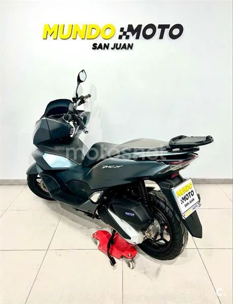 Honda PCX 125 – Vista 8