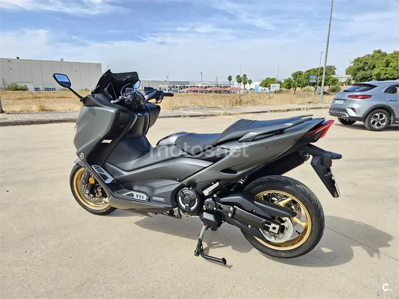 Yamaha TMAX 560 – Vista 3