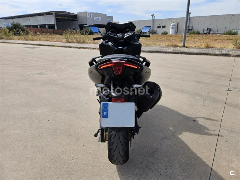 Yamaha TMAX 560 – Vista 6