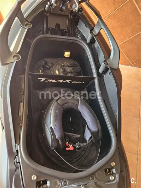 Yamaha TMAX 560 – Vista 8