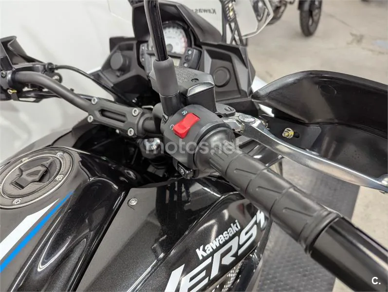 Kawasaki Versys – Vista 11