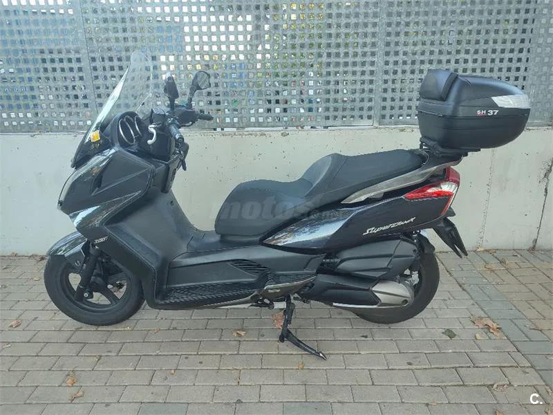 Kymco Super Dink 300i – Vista 2