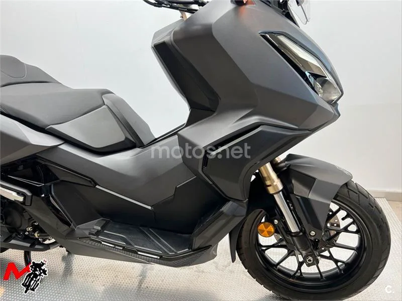 Honda ADV 350 – Vista 3