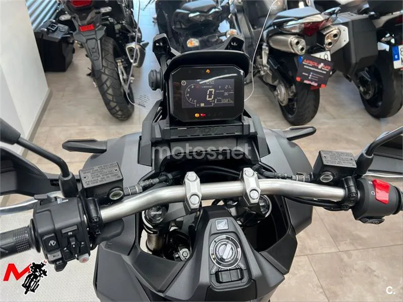 Honda ADV 350 – Vista 10