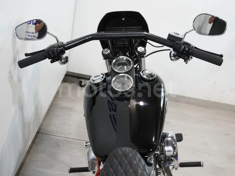 Harley-Davidson Dyna Low Rider – Vista 9