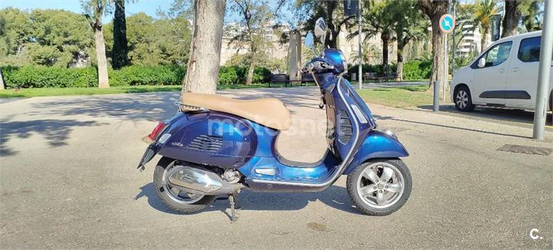 Vespa GTS 300 - Vista 3
