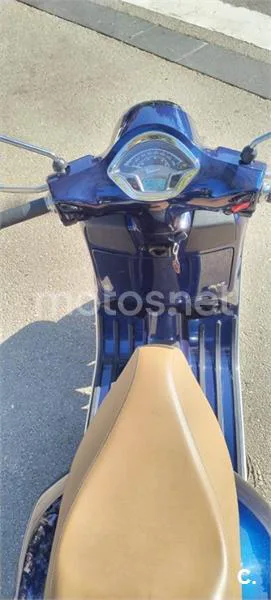 Vespa GTS 300 - Vista 5