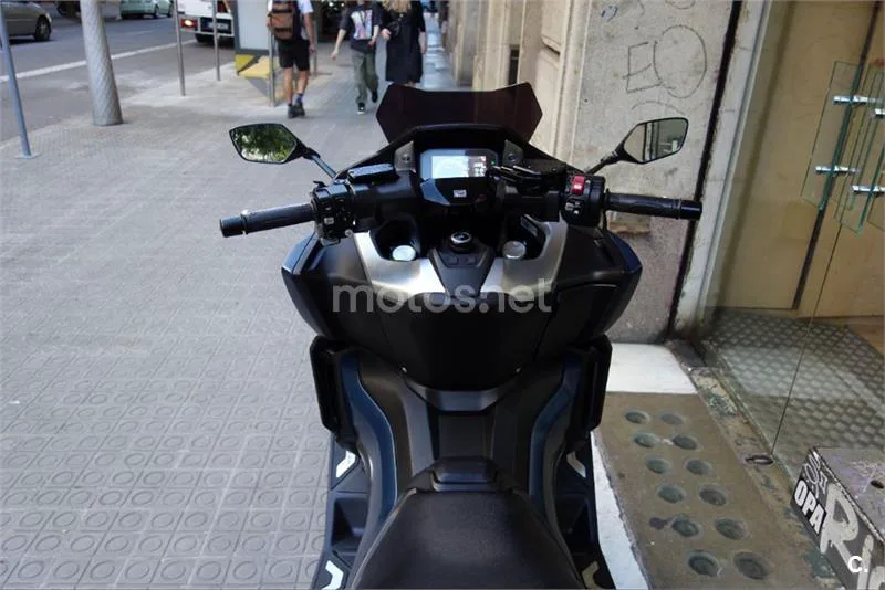 Honda Forza 750 – Vista 11