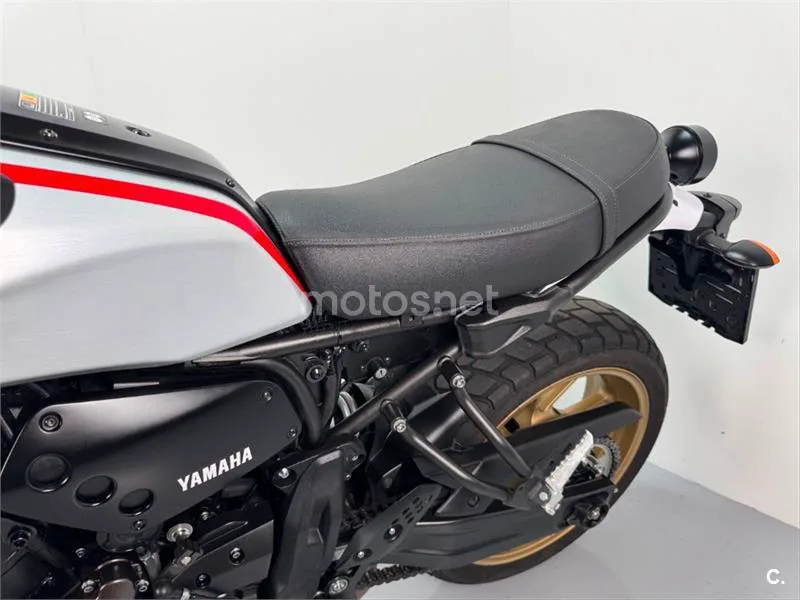 Yamaha XSR 700 – Vista 14