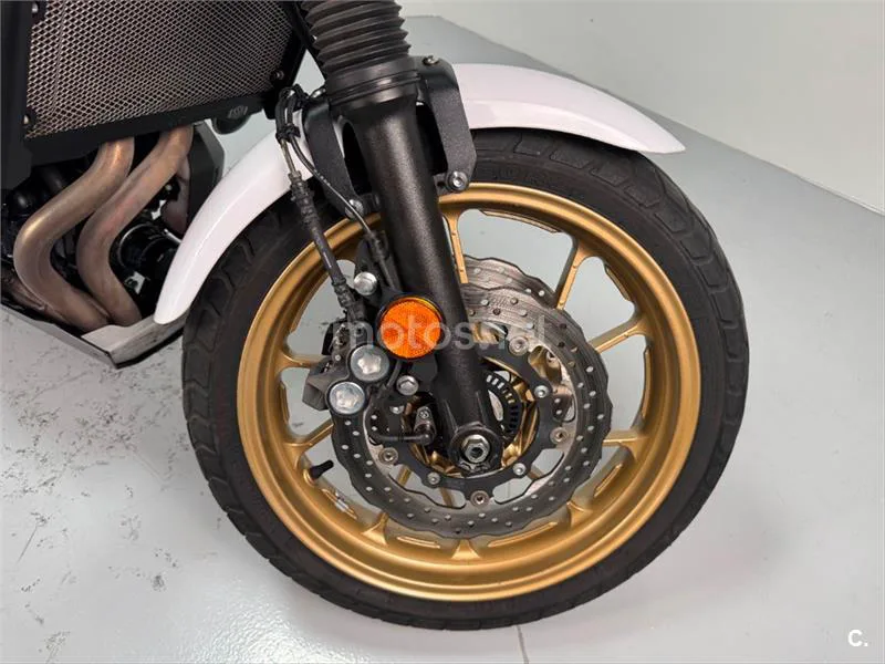 Yamaha XSR 700 – Vista 7