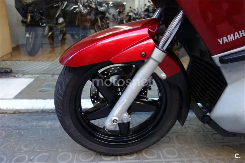 Yamaha XMAX 250 - Vista 4