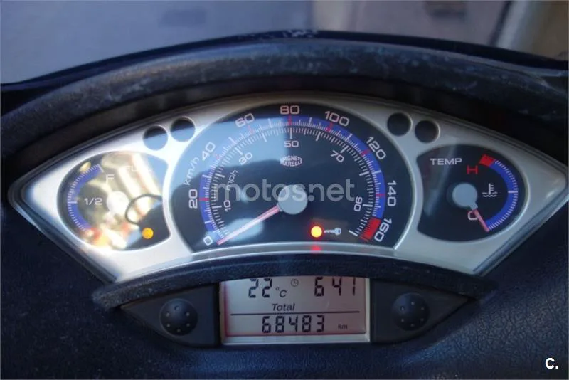 Yamaha XMAX 250 - Vista 8