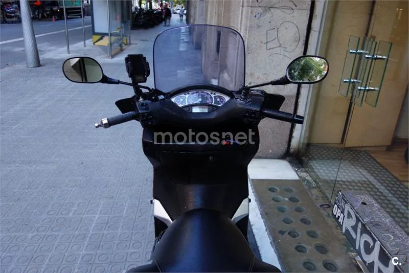 Yamaha XMAX 250 - Vista 10