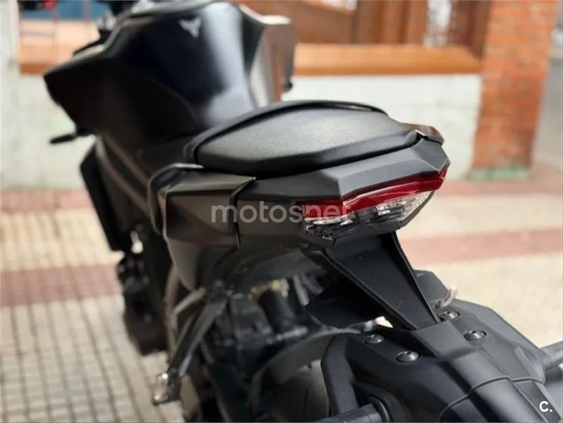 Yamaha MT-09 – Vista 7