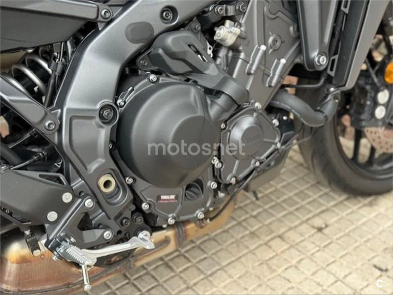 Yamaha MT-09 – Vista 8