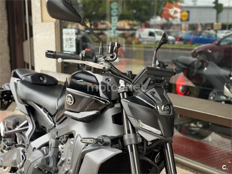 Yamaha MT-09 – Vista 9