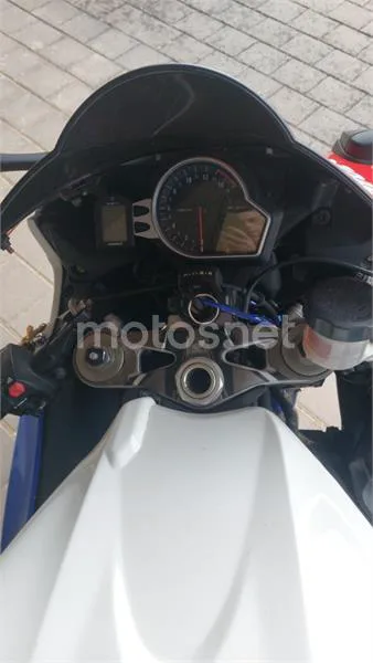 Honda CBR 1000 RR Fireblade – Vista 12