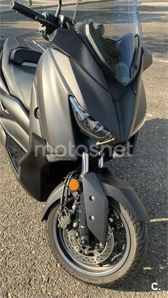 Yamaha XMAX 400 – Vista 12