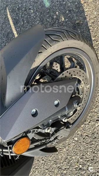 Yamaha XMAX 400 – Vista 13