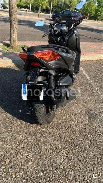 Yamaha XMAX 400 – Vista 14