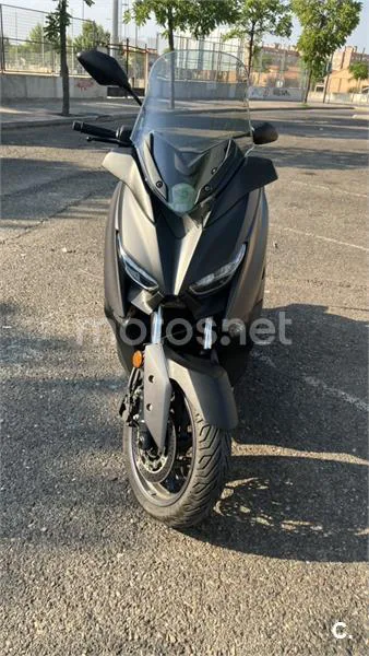 Yamaha XMAX 400 – Vista 6