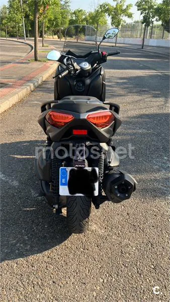 Yamaha XMAX 400 – Vista 8