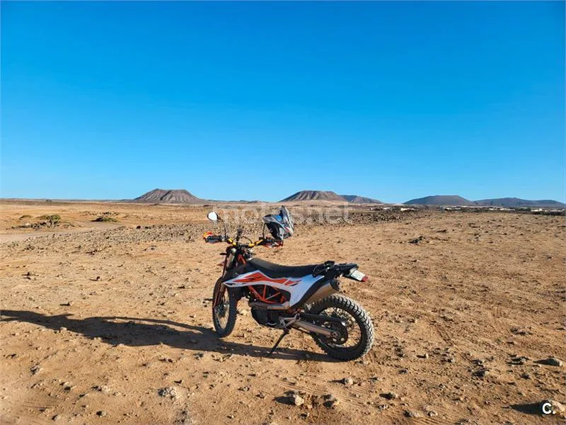 KTM 690 Enduro R – Vista 12
