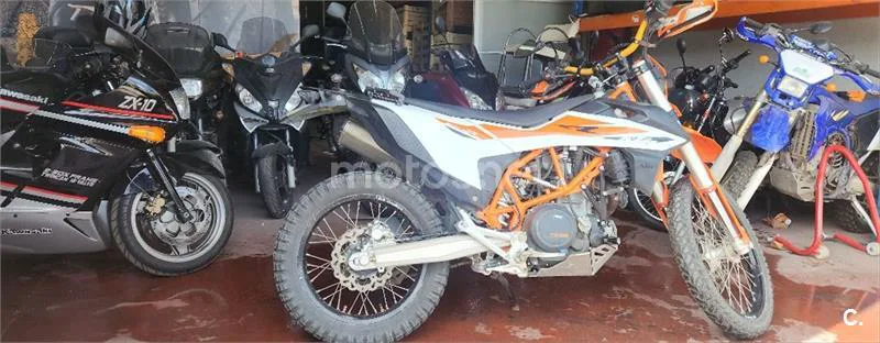 KTM 690 Enduro R – Vista 3