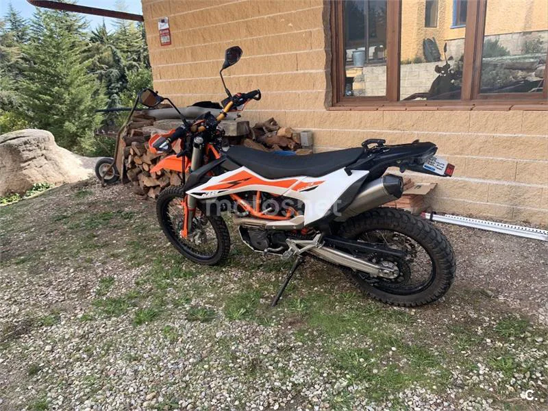 KTM 690 Enduro R – Vista 25