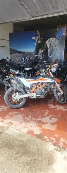 KTM 690 Enduro R – Vista 5