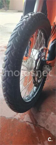 KTM 690 Enduro R – Vista 6