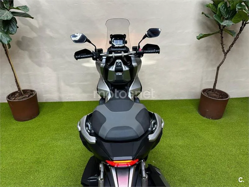 Honda ADV 350 – Vista 9