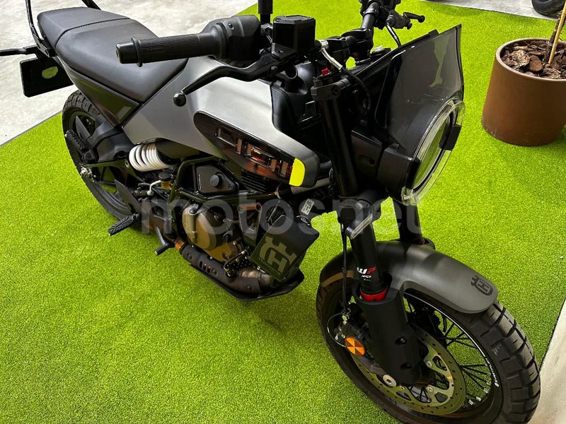 Husqvarna Svartpilen 401 - Vista 11