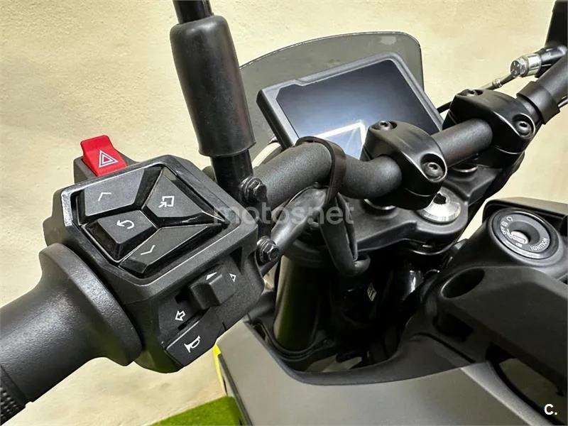 Husqvarna Svartpilen 401 – Vista 8