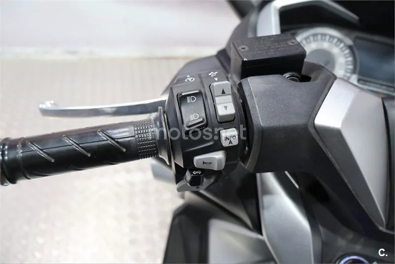 Honda Forza – Vista 8