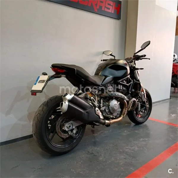 Ducati Monster 821 – Vista 3