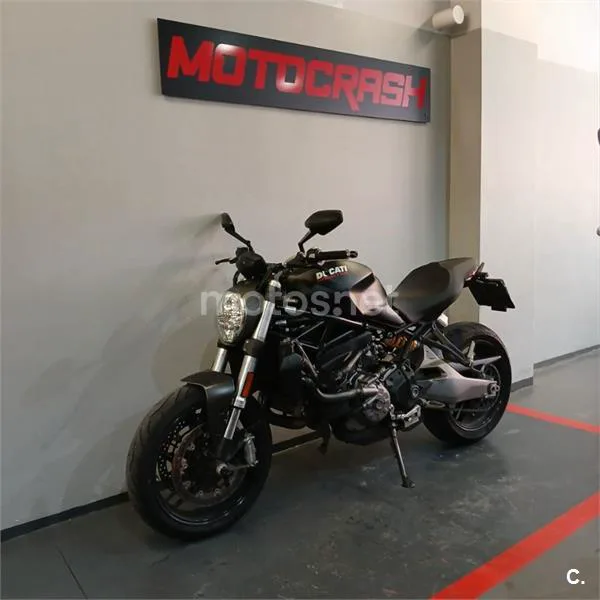 Ducati Monster 821 – Vista 6
