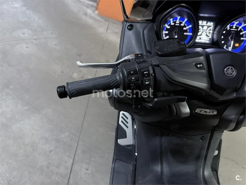 Yamaha TMAX 560 – Vista 2