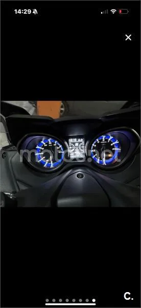 Yamaha TMAX 560 – Vista 4